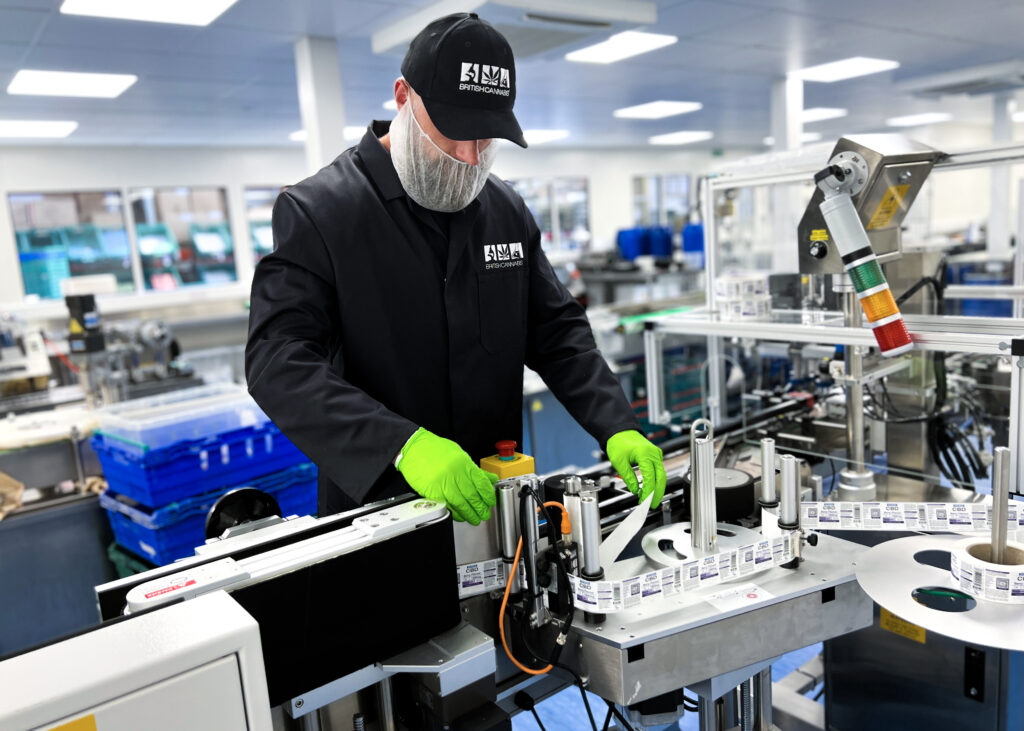 tomaszCleanroom